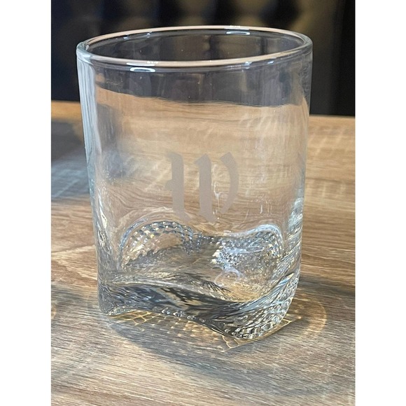 Marked (W) whiskey glasses - Picture 7 of 8